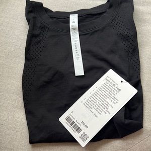 NWT Lululemon Train to be Tank. Size 6. Black